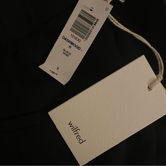 NWT Aritzia Wilfred Dashwood Pant - Black Crepette High-waisted pleated trousers - Picture 16 of 16